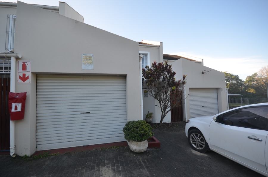 3 Bedroom Property for Sale in Bonza Bay Eastern Cape